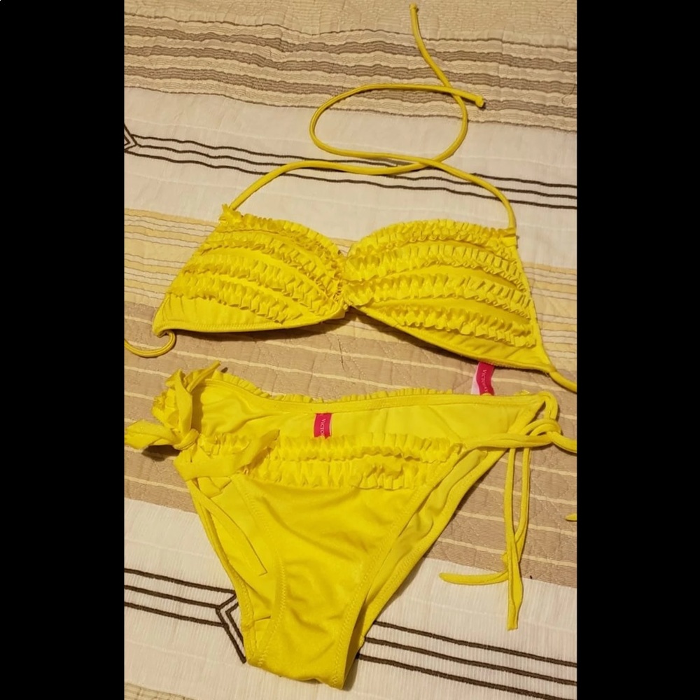 Victoria’s Secret bikini